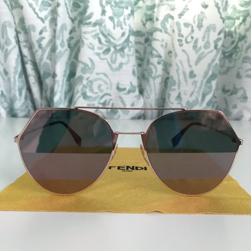 Fendi Eyeline Mirrored Glasses